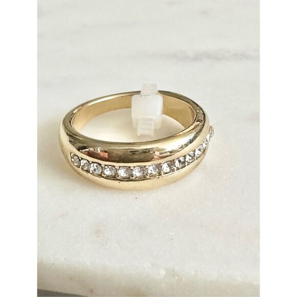 Sleek gold color ring with rhinestones size 6￼ - Picture 1 of 5